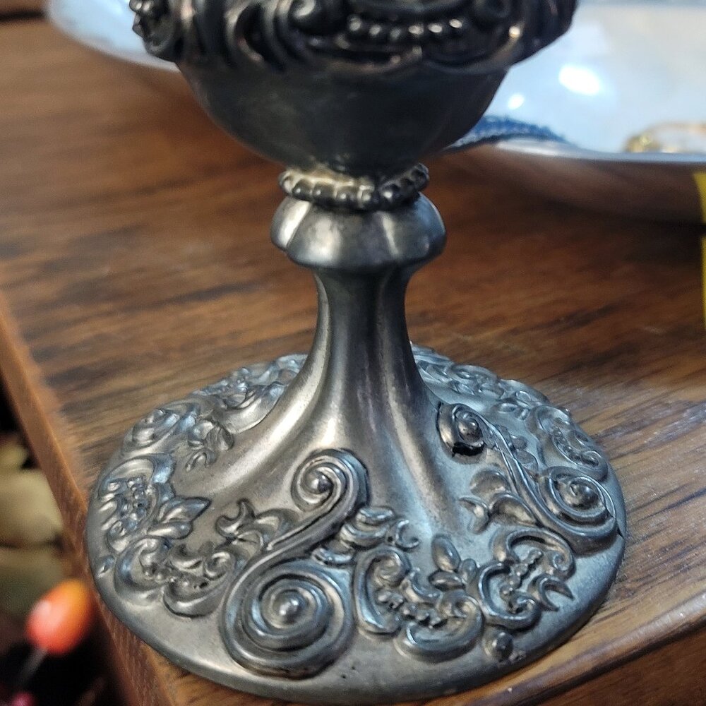 Godinger Silver Art Co. Pedestal Candlestick Holder